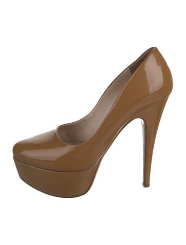 Prada Pumps Patent Leather Cutout Accent IT 39 | 9