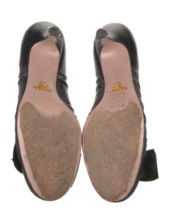 Prada Leather Bow Accents Pumps