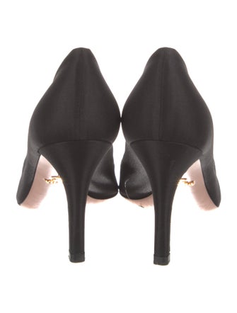 Prada Pumps