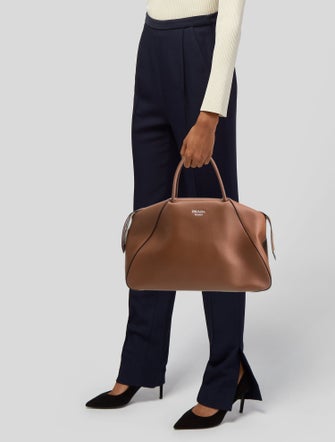 Prada Signature Super Nova Medium