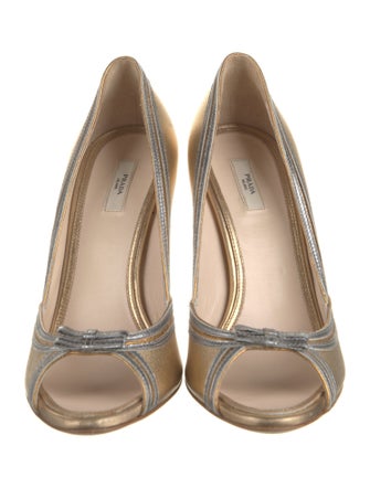 Prada Leather Bow Accents Pumps