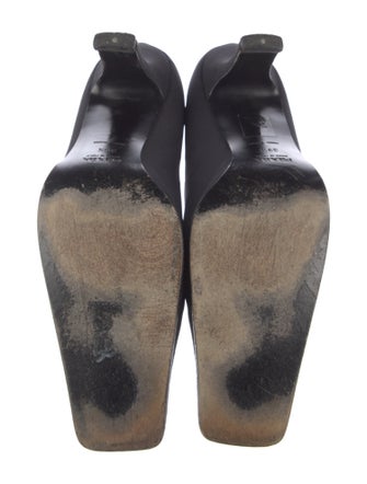 Prada Pumps