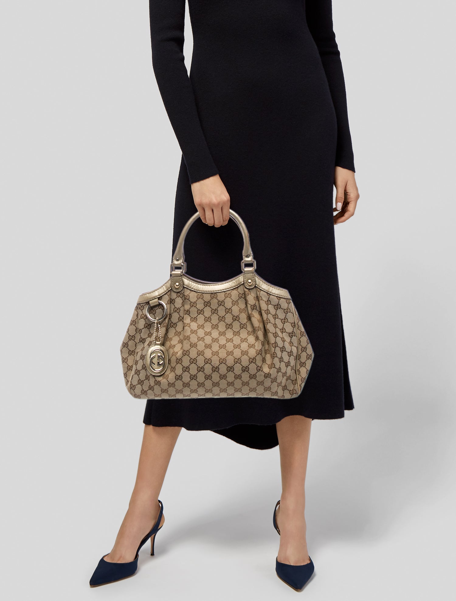 Gucci GG Canvas Sukey Medium