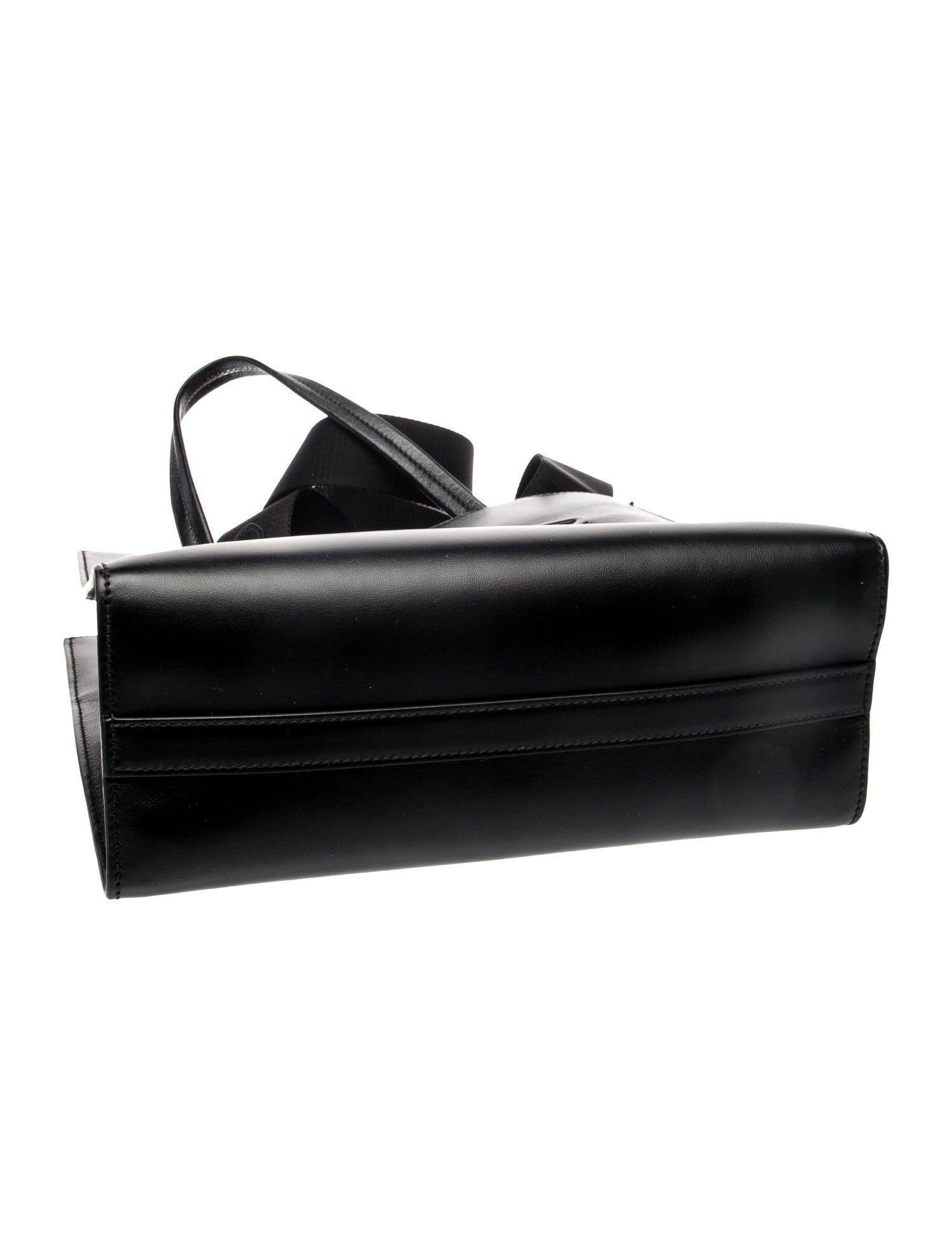 Signature Shoulder Bag