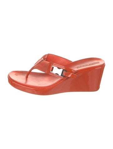 Pre-owned Prada Patent Leather Flip Flops In Orange