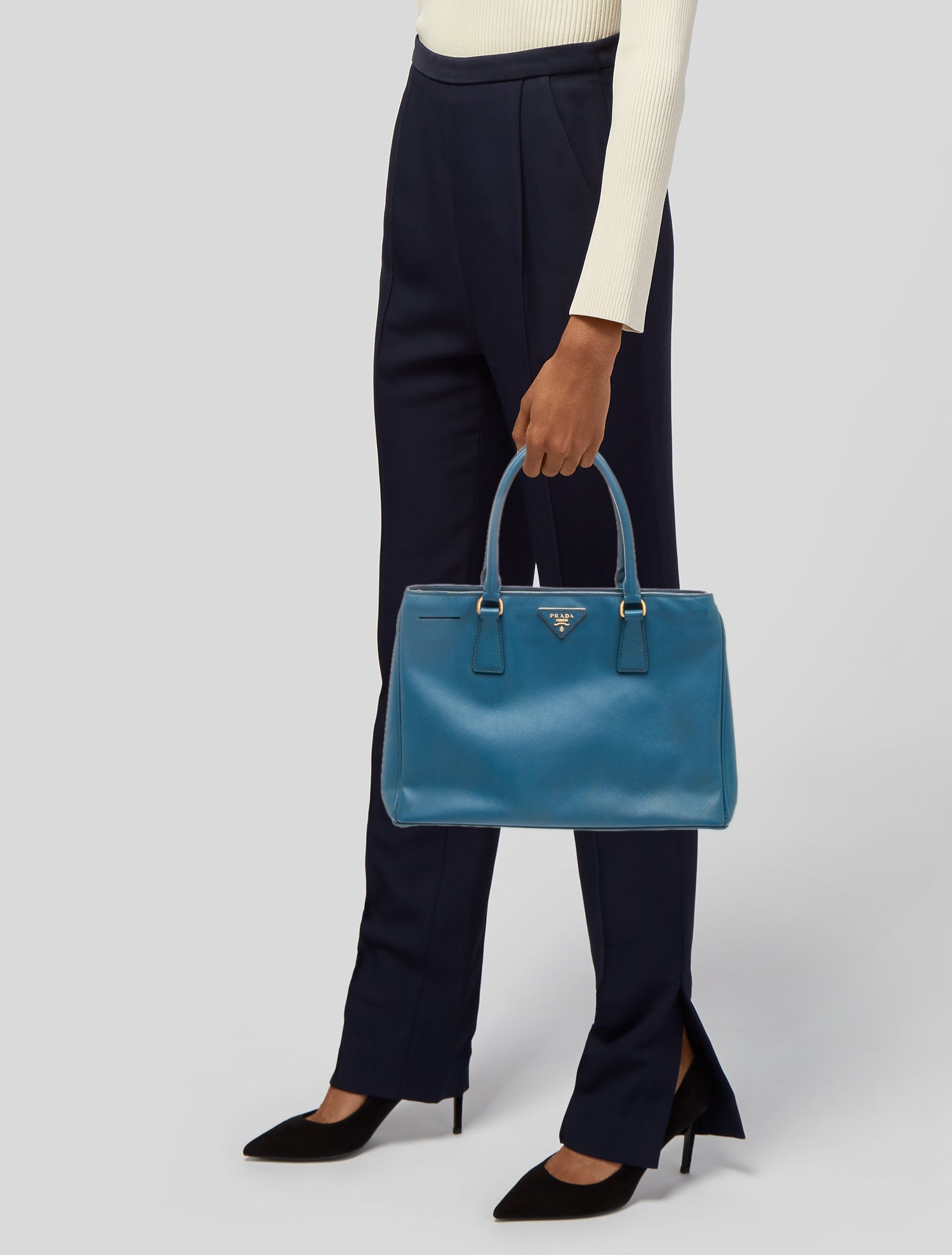 PRADA トライアングルリング ブルートパーズ Prada Enameled Metal Triangle Bauletto - Blue Handle Bags