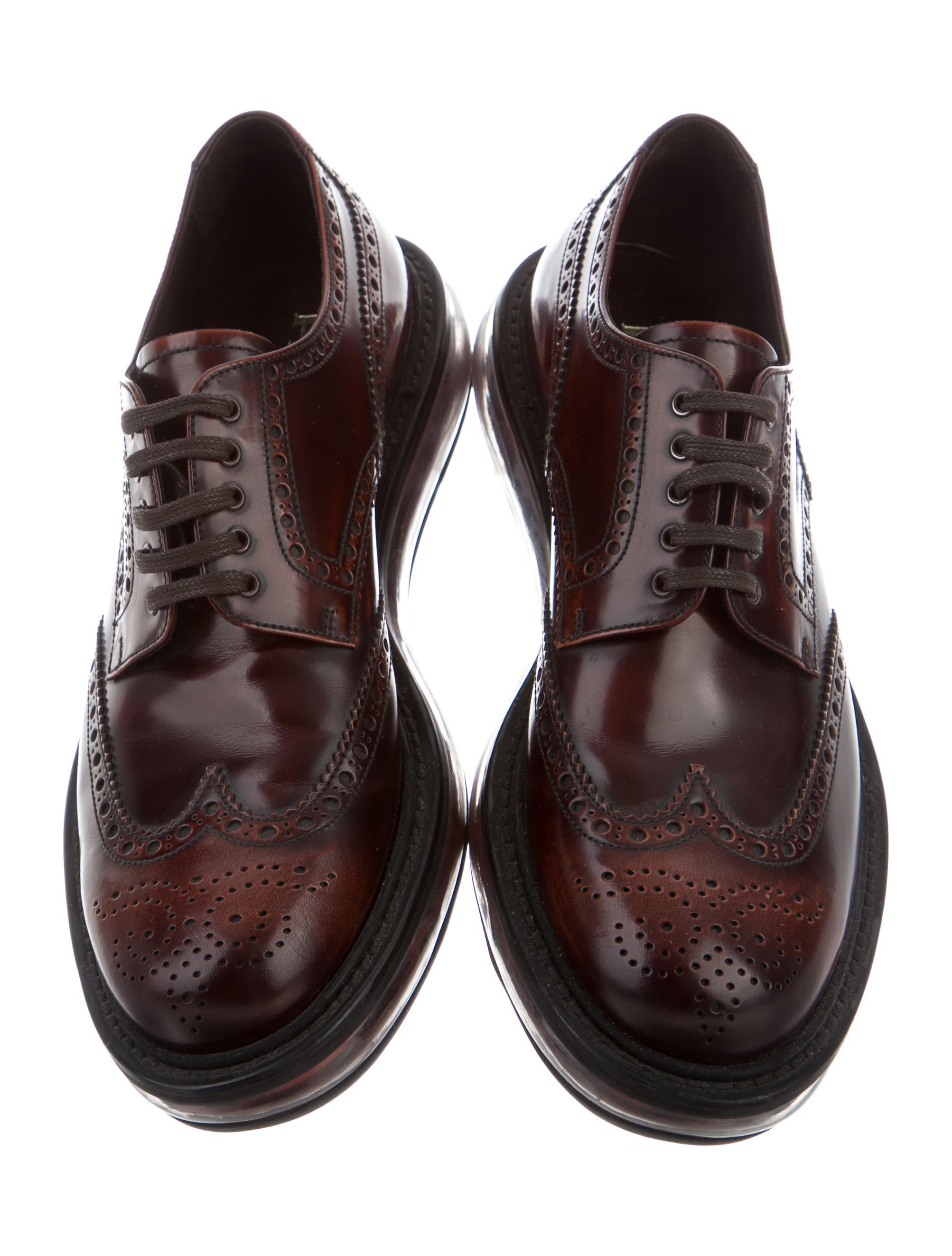 Leather oxford brogues Classic and stylish design, this is a vintage oxford leather shoes for men, Plain toe & lace up style, nice genuine cow leather upper,comfortable out sole. This Italian fashion men dress shoes provide the ideal balance between simplicity and fancy decorations.5/5(3).