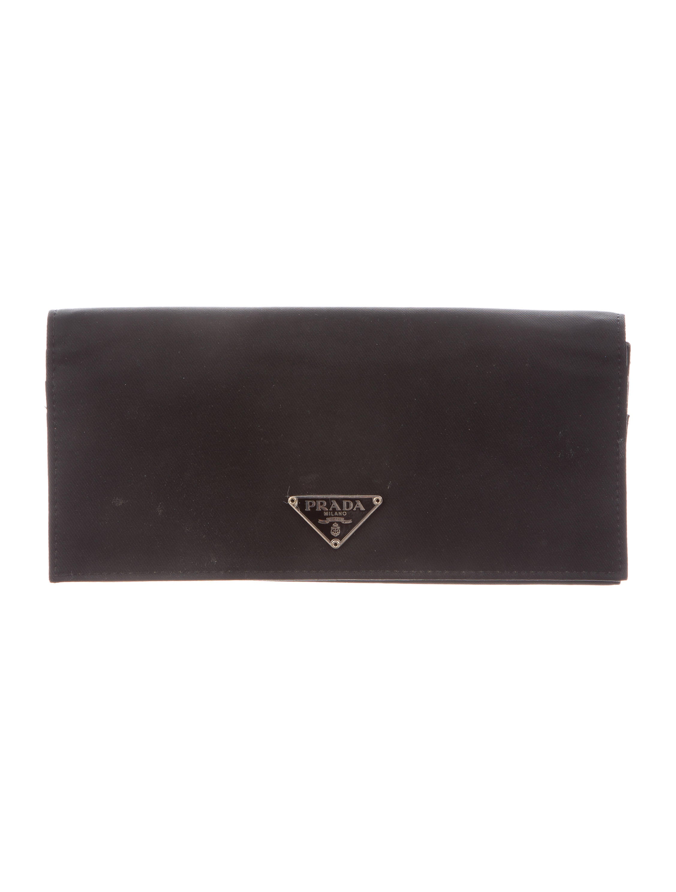 CTM Mens Nylon United States Army Trifold Wallet with Hook and Loop Closure