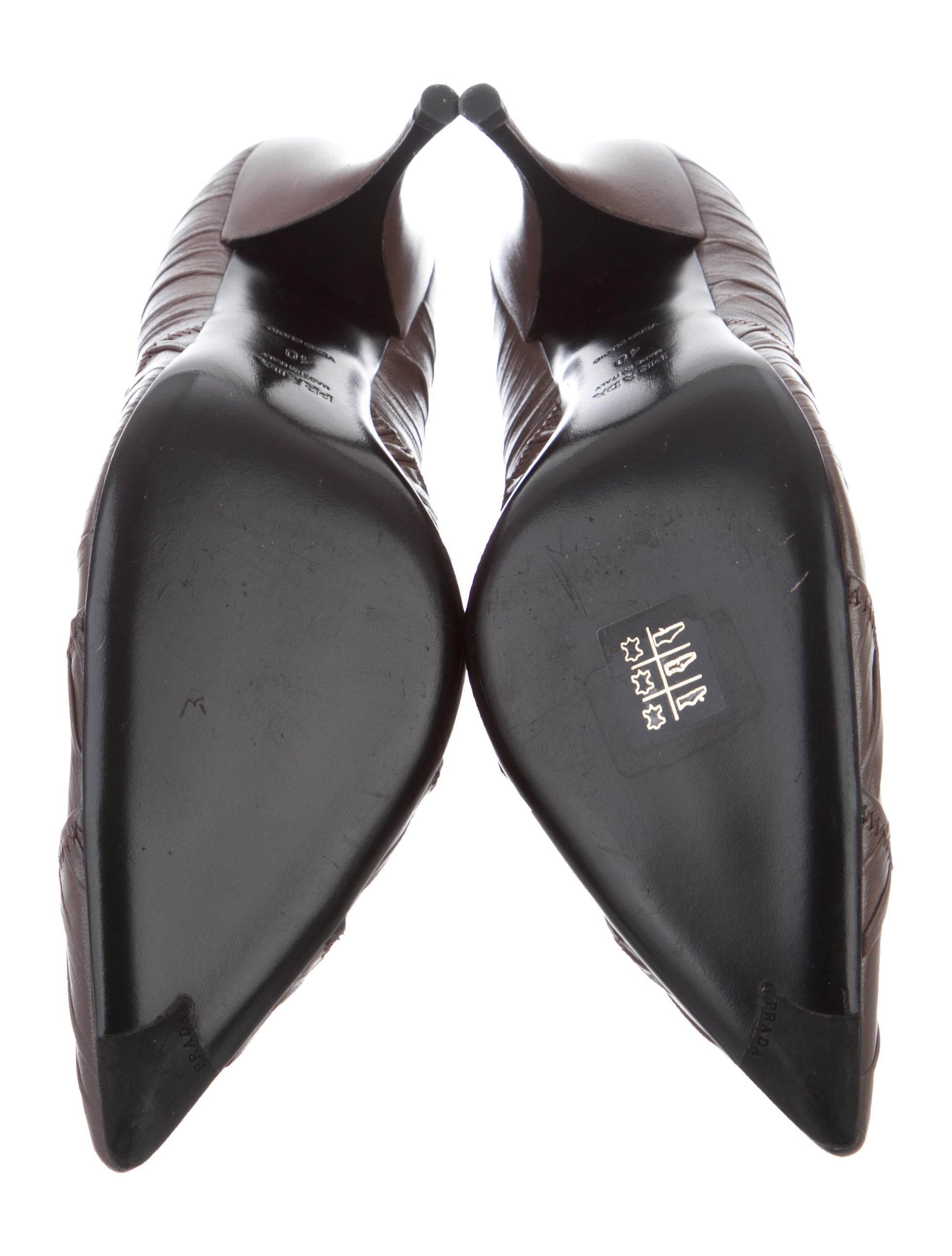 leather pointed-toe pumps