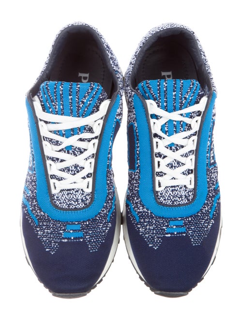 sports shoes on discount
