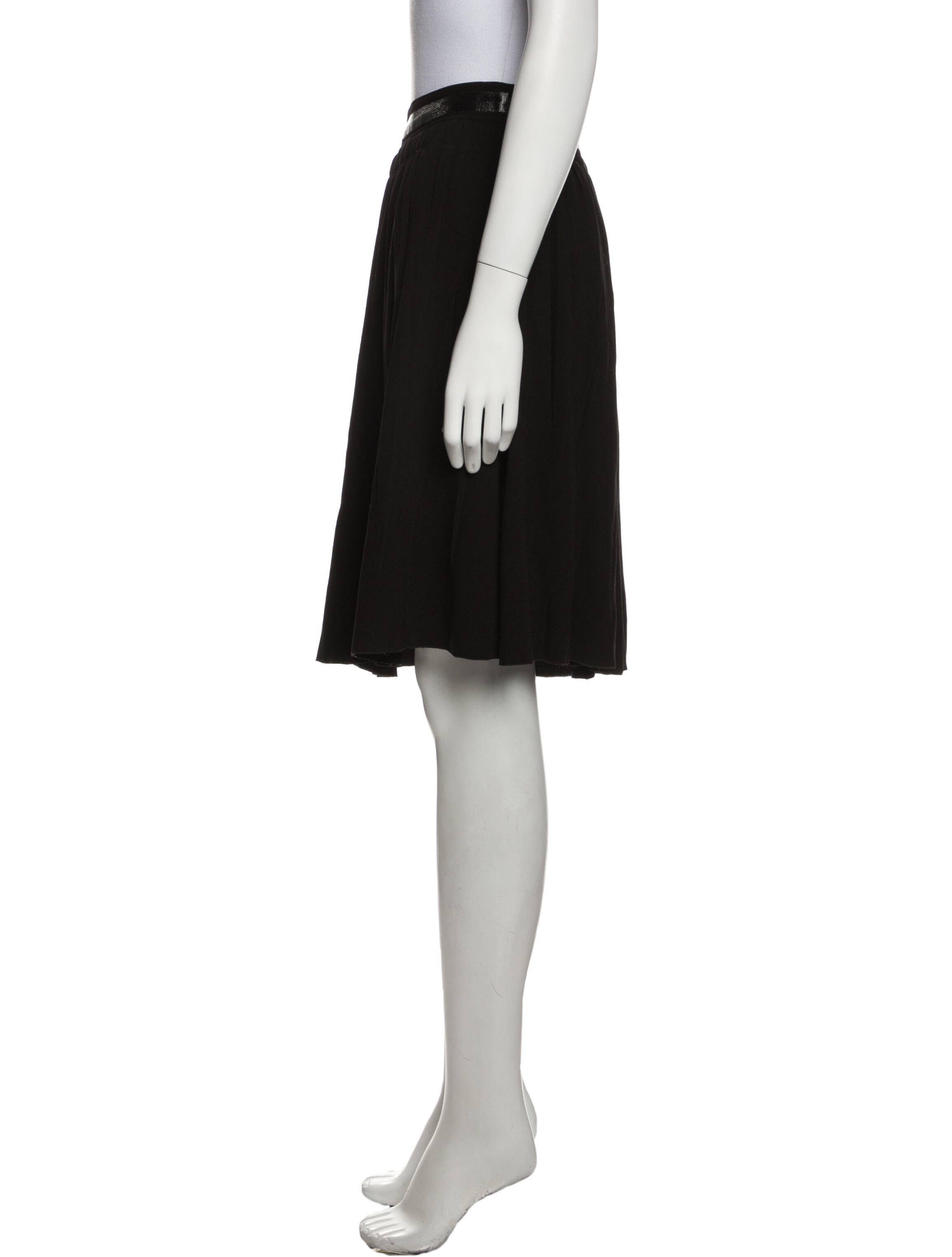 PRADA 25S LONG PLEATED SKIRT 212