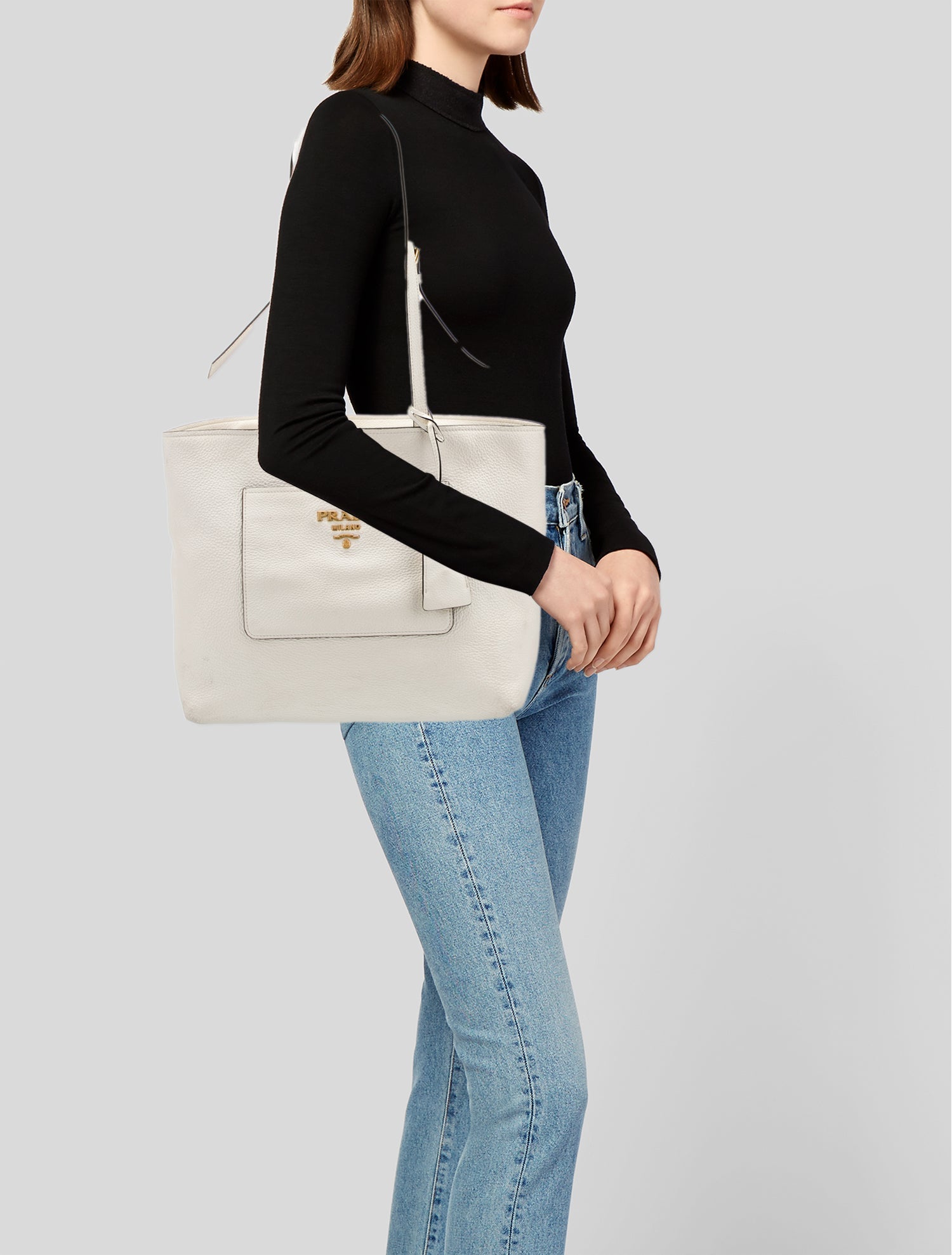 Vitello Daino Shoulder Bag main image 1