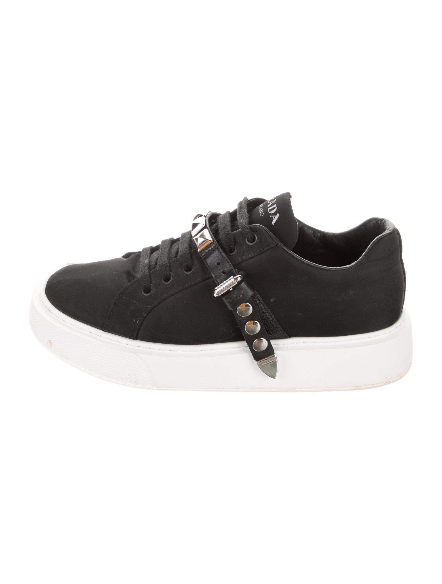 靴 Prada Nylon Studded Accents Sneakers Prada Nylon Studded Accents Sneakers - Black Sneakers, Shoes