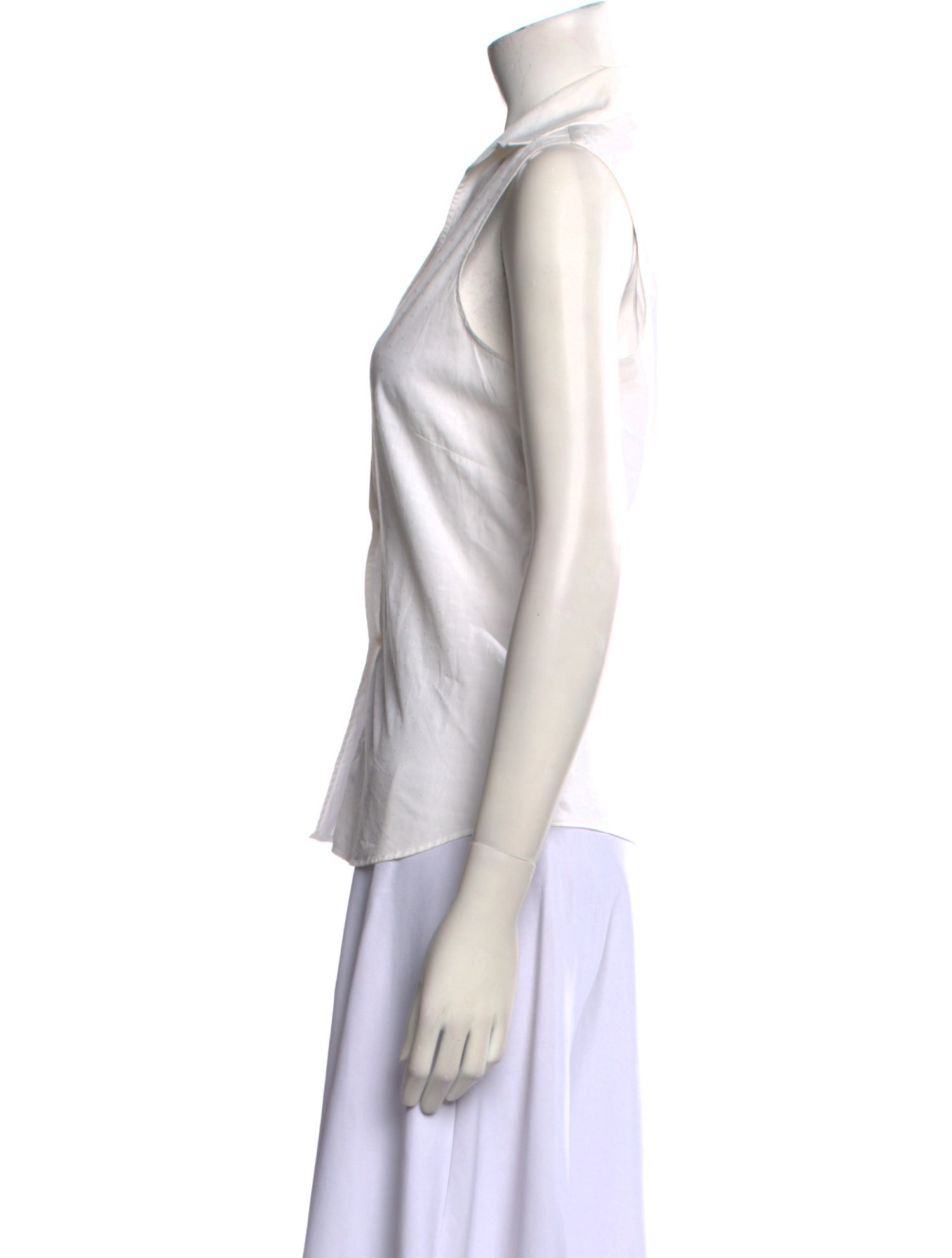 Paul Stuart V-Neck Sleeveless Button-Up Top