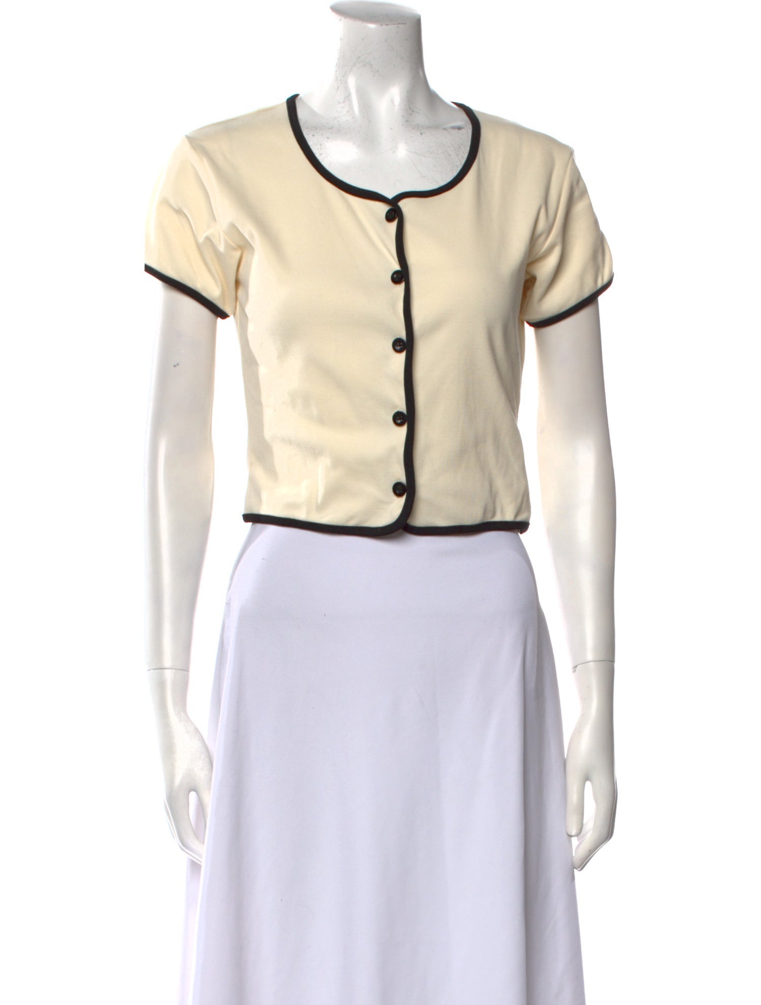 Recreational Habits Scoop Neck Short Sleeve Crop Top