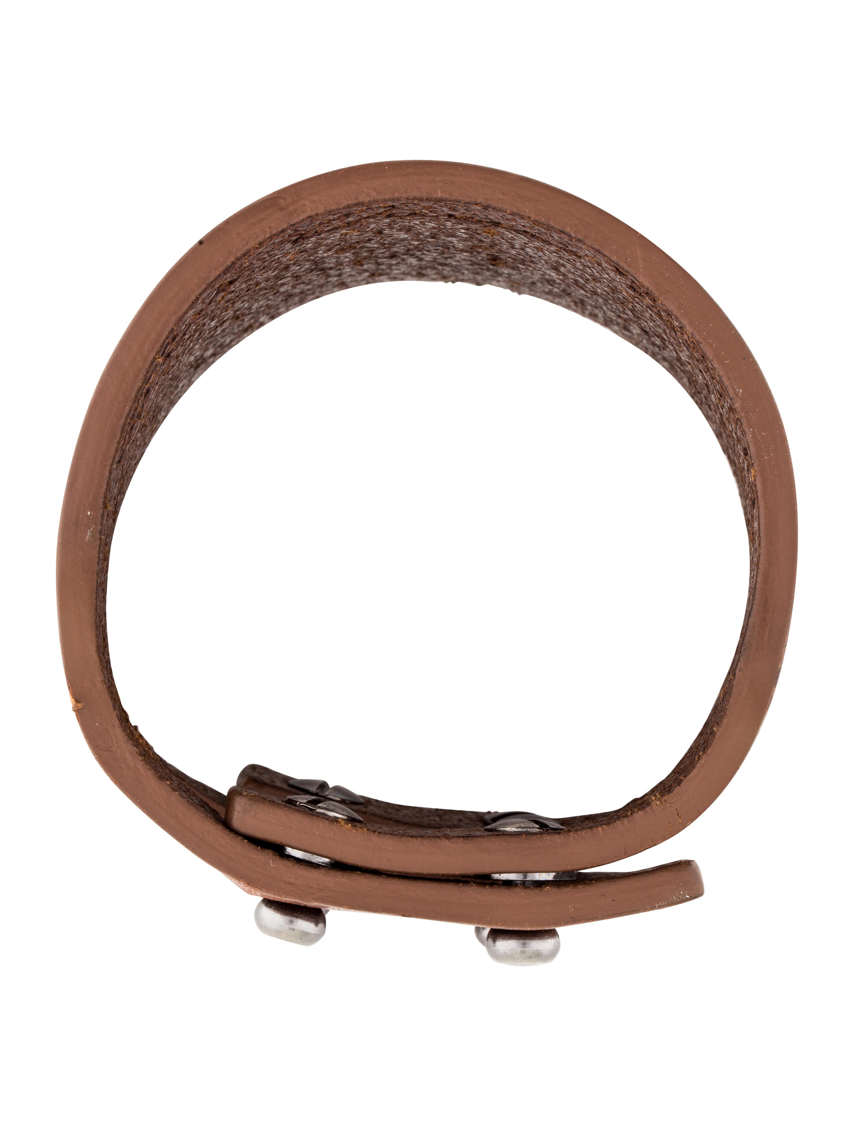 leather stud fastening cuff