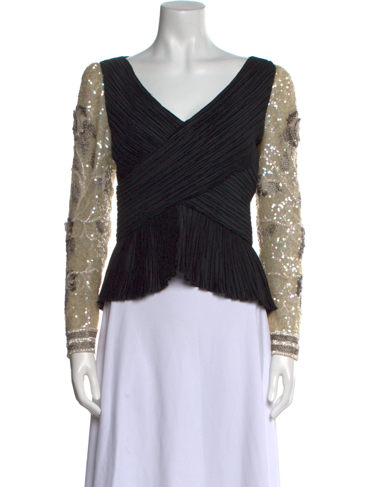 Richilene V-Neck Long Sleeve Crop Top