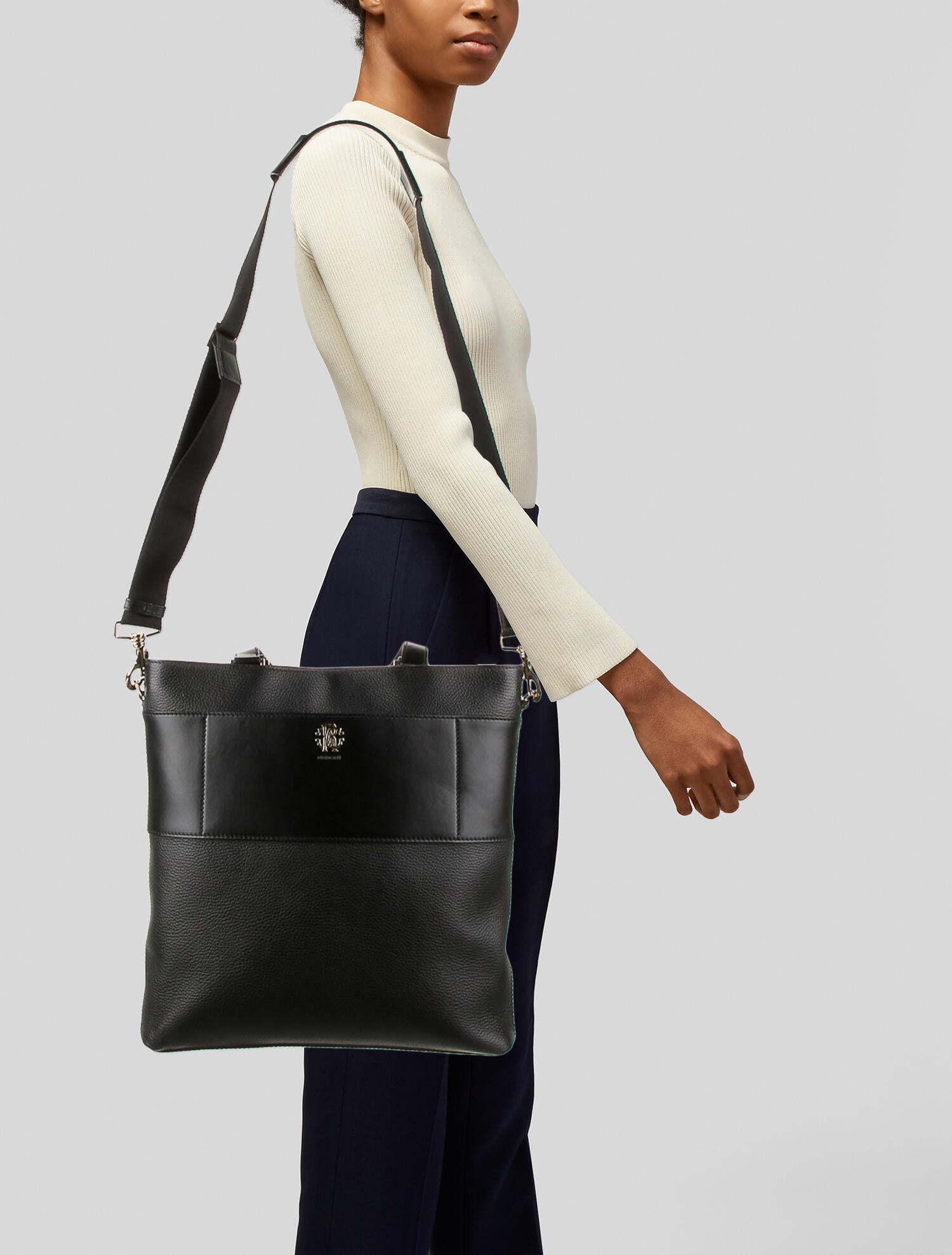 Roberto Cavalli Grained Leather Shoulder Bag - Black Shoulder Bags ...