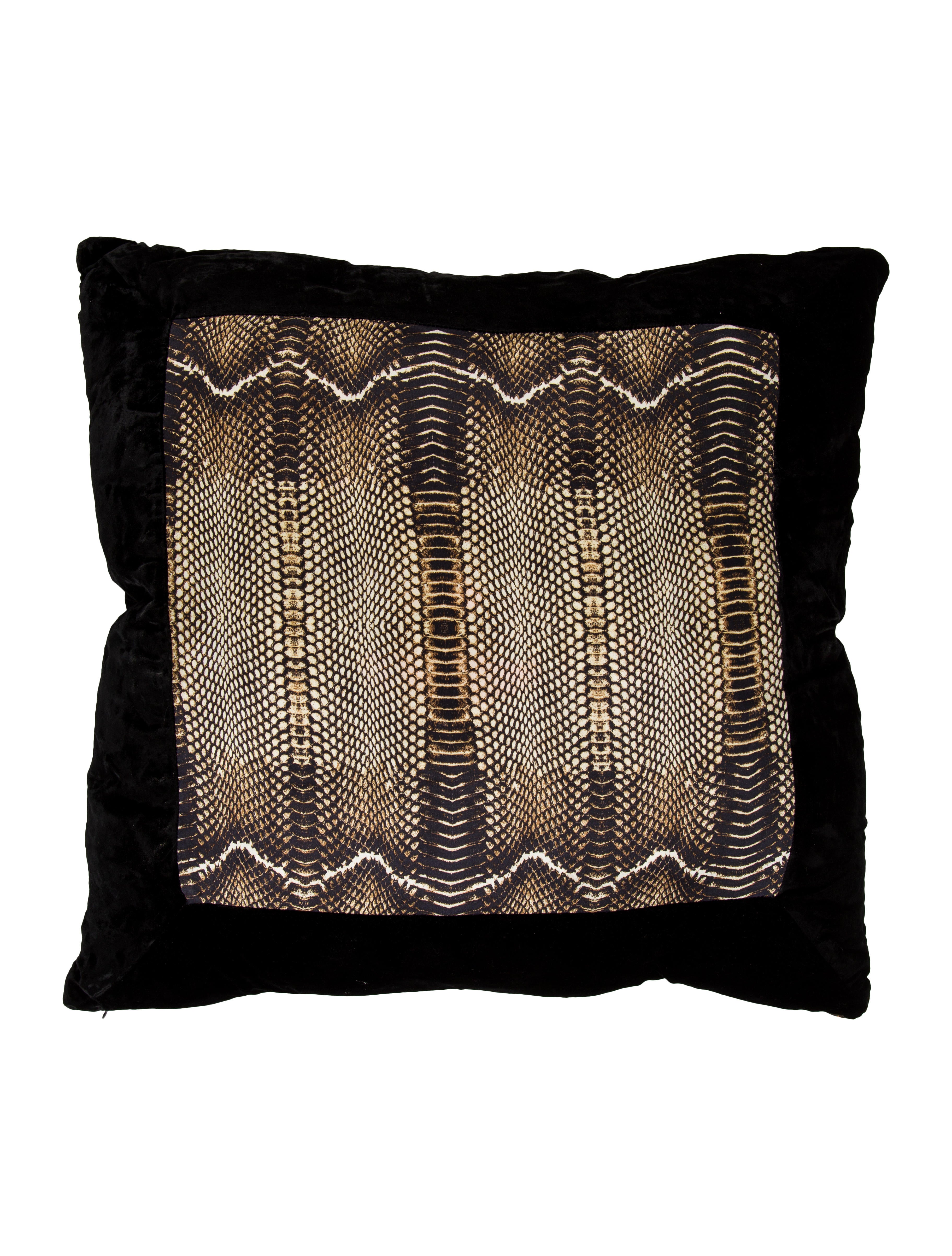 Roberto Cavalli Cobra Con Ricamo Throw Pillow Bedding And Bath Cobra Con Ricamo Throw Pillow