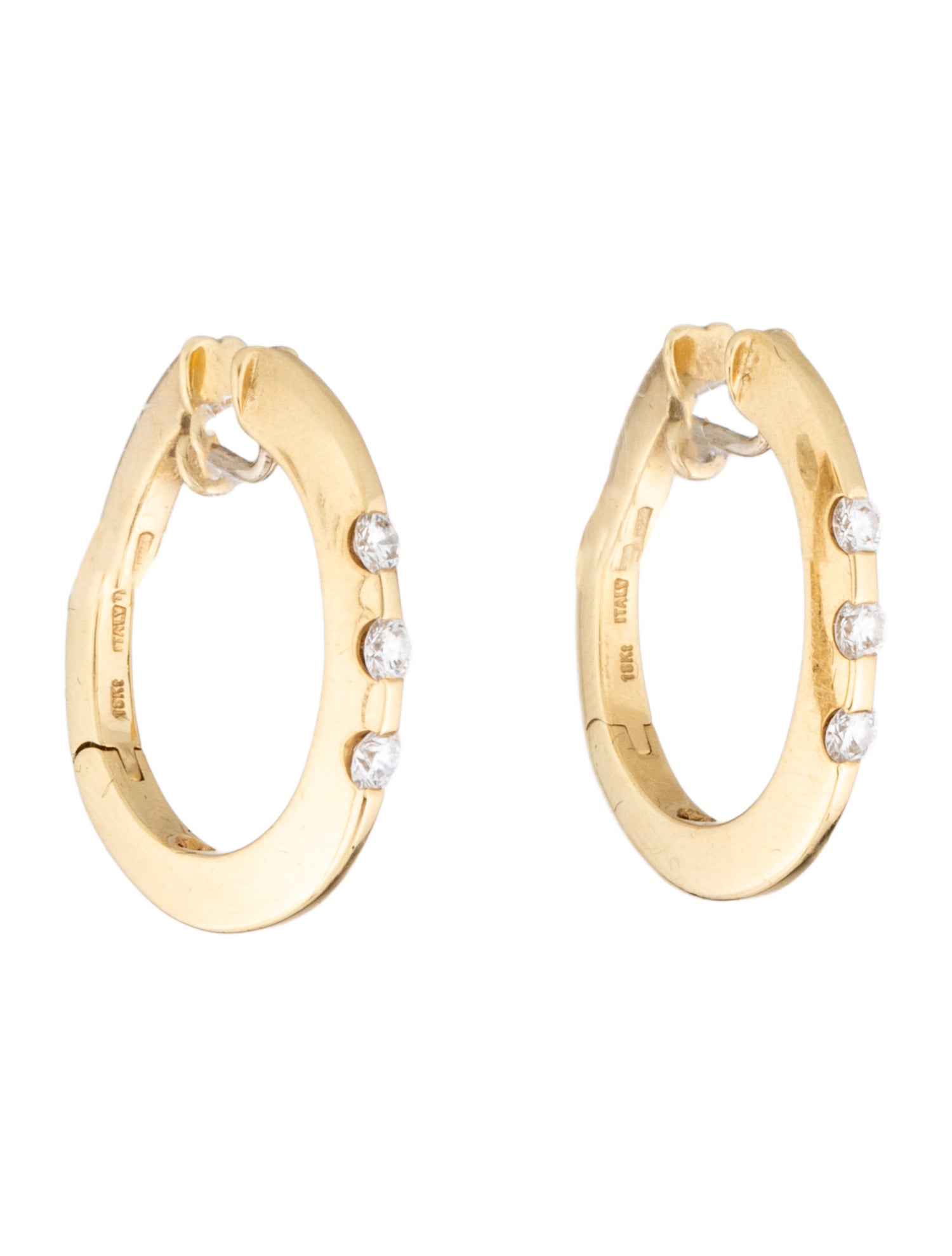 Roberto Coin 18K Diamond Oval Hoop Earrings