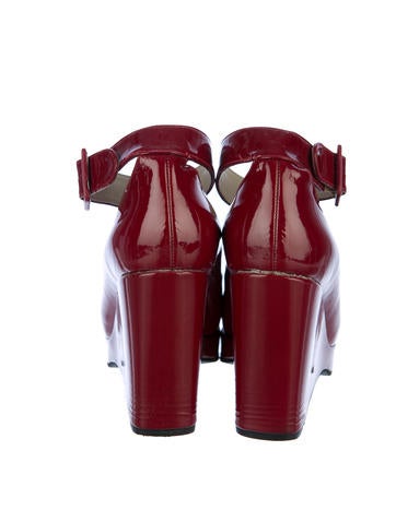 Robert Clergerie Patent Leather Wedges - Shoes - ROG10291 | The RealReal