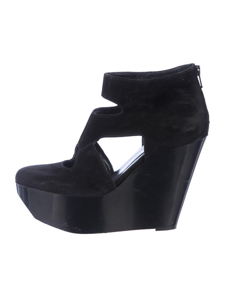 clergerie wedges