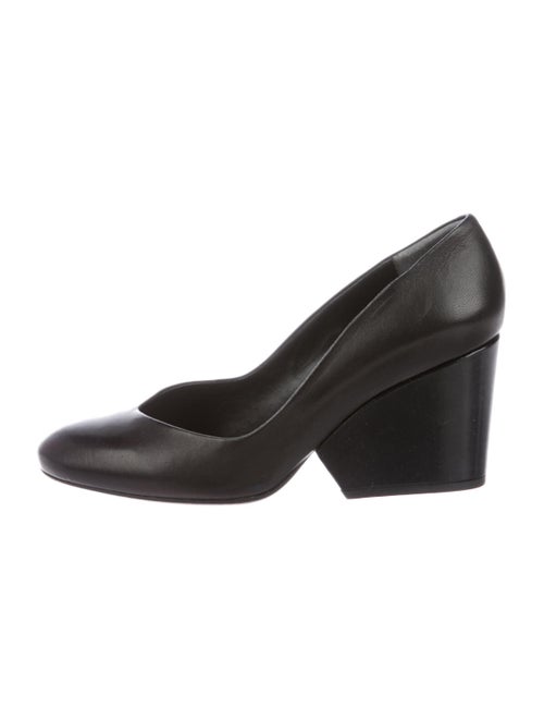 Robert Clergerie Tessy Leather Pumps Black