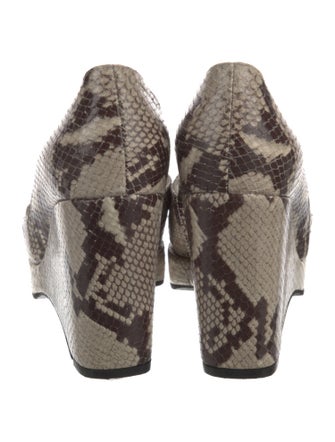 Robert Clergerie Leather Animal Print Pumps