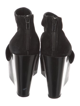 Robert Clergerie Suede Cutout Accent Pumps