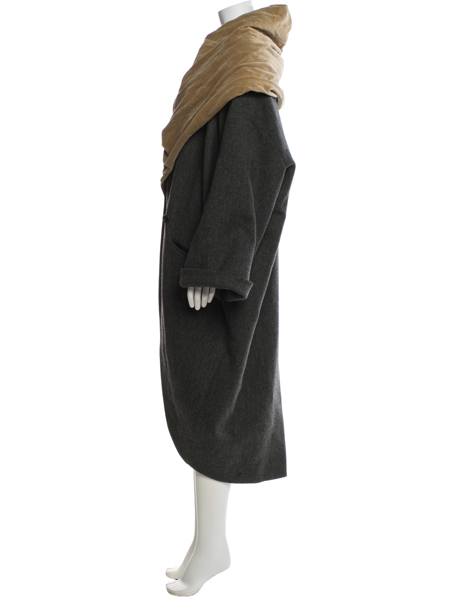 Romeo Gigli Coats for Women | The RealReal
