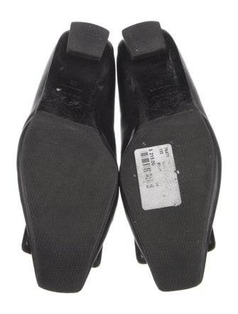 Roger Vivier Leather Flats