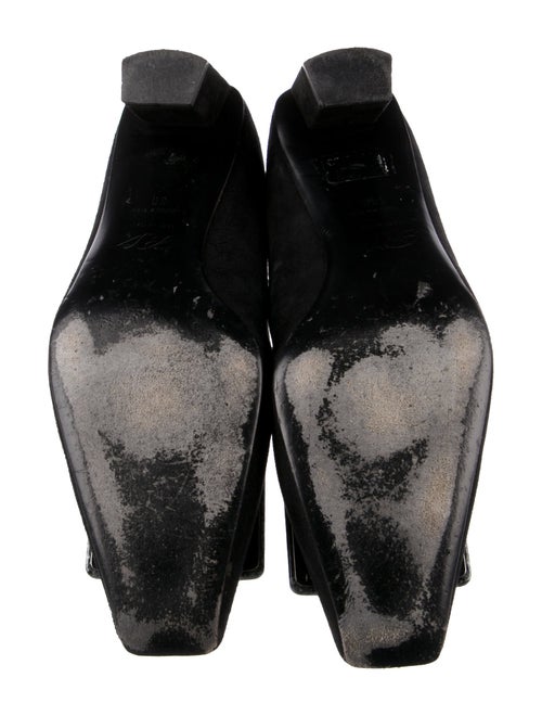 Roger Vivier Suede Pumps