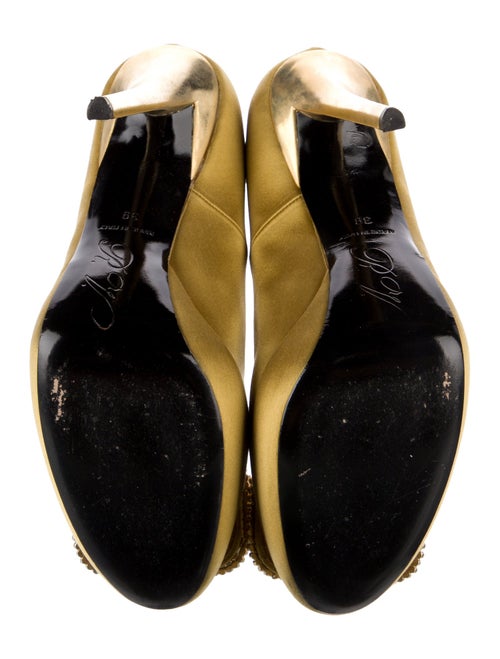 Roger Vivier Satin Crystal Embellishments Pumps