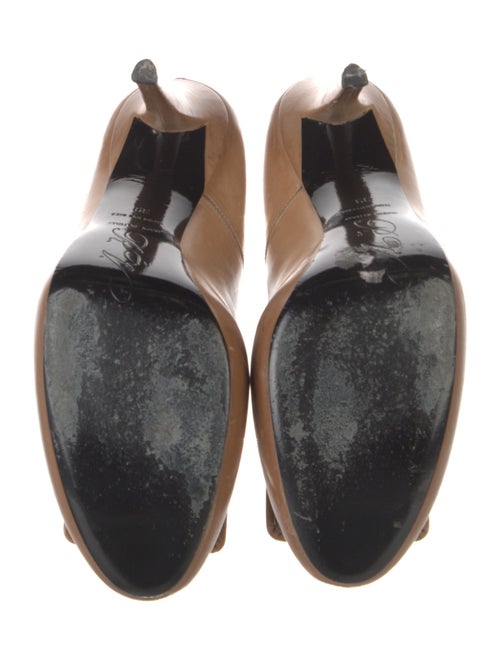 Roger Vivier Leather Pumps
