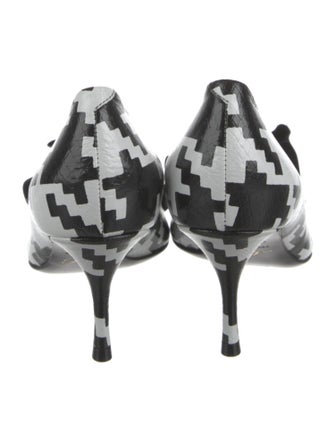 Roger Vivier Leather Houndstooth Print Pumps
