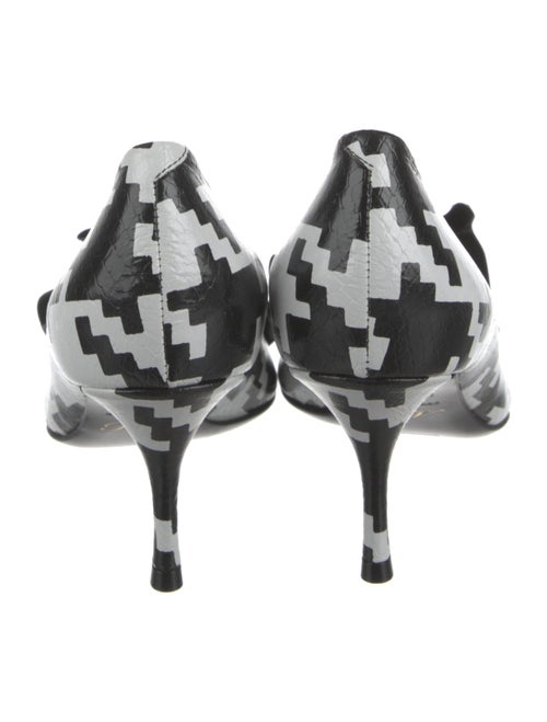 Roger Vivier Leather Houndstooth Print Pumps