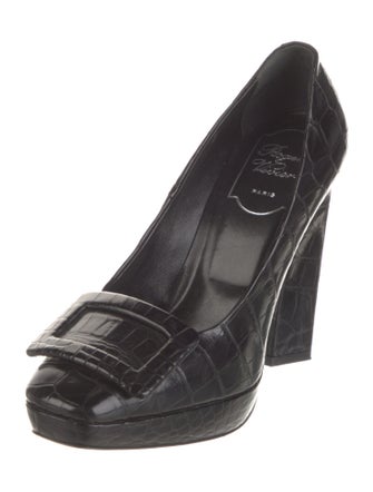 Roger Vivier Embossed Leather Pumps