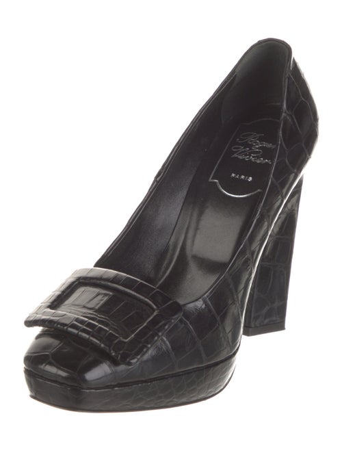 Roger Vivier Embossed Leather Pumps