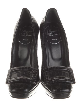 Roger Vivier Embossed Leather Pumps