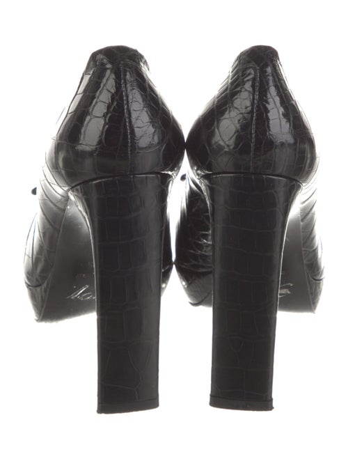 Roger Vivier Embossed Leather Pumps