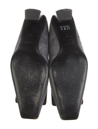 Roger Vivier Suede Pumps