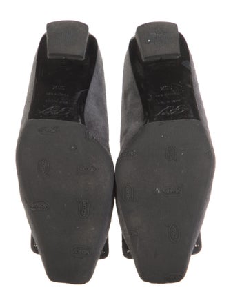 Roger Vivier Suede Flats