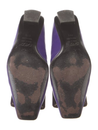 Roger Vivier Signature Logo Leather Mules