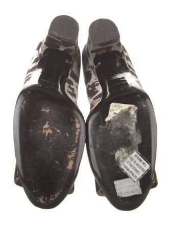 Roger Vivier Canvas Animal Print Pumps