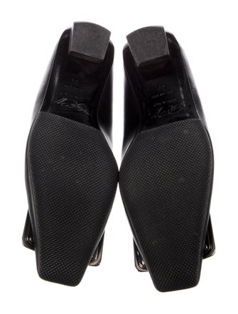 Roger Vivier Leather Flats