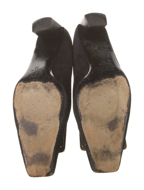 Roger Vivier Suede Pumps