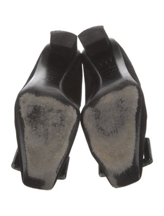 Roger Vivier Suede Pumps