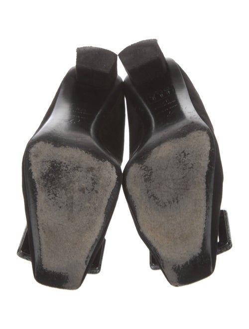 Roger Vivier Suede Pumps