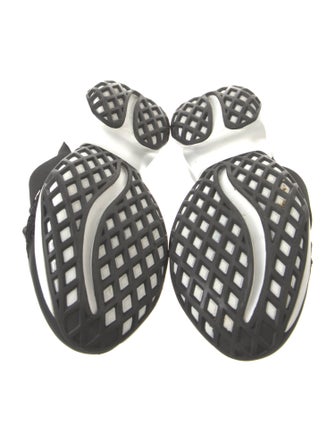 Roger Vivier Crystal Embellishments Sneakers