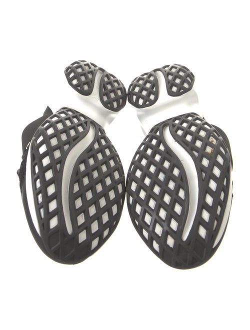 Roger Vivier Crystal Embellishments Sneakers